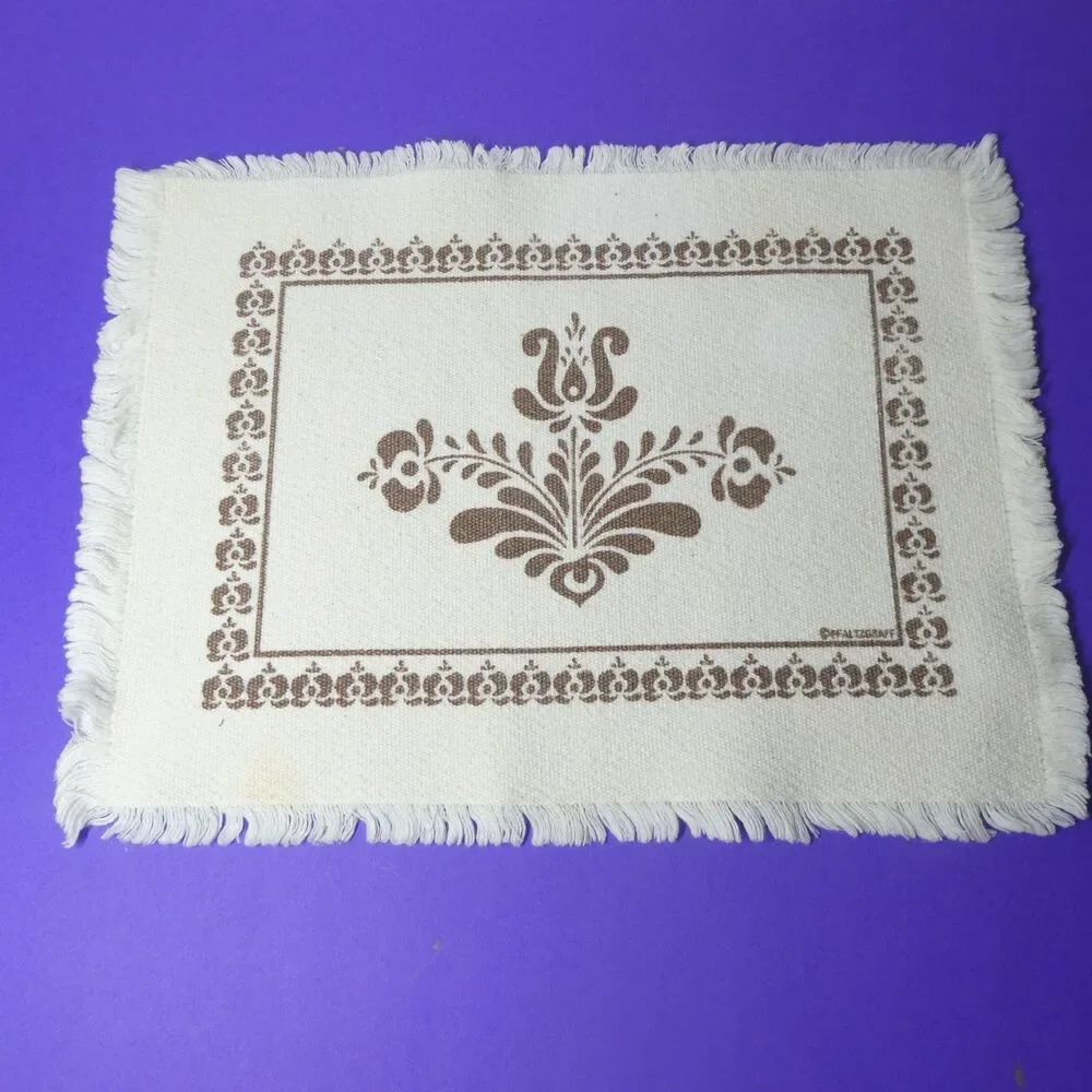 Pfaltzgraff Village Set of 8 Woven Cloth Placemats 12